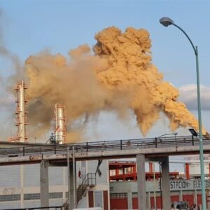 Alertan por “coctel” de partículas por Refinería Alertan por “coctel” de partículas por Refinería